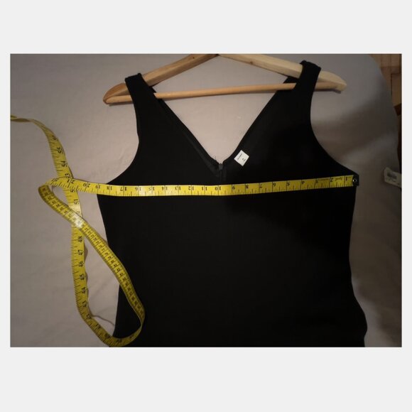 OLD NAVY - Sleeveless V-Neck Wide-Leg Jumpsuit - Picture 9 of 11